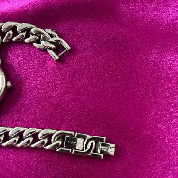 COPY - Coach Watch - silver bracelet band - broken clasp - Picture 2 of 3